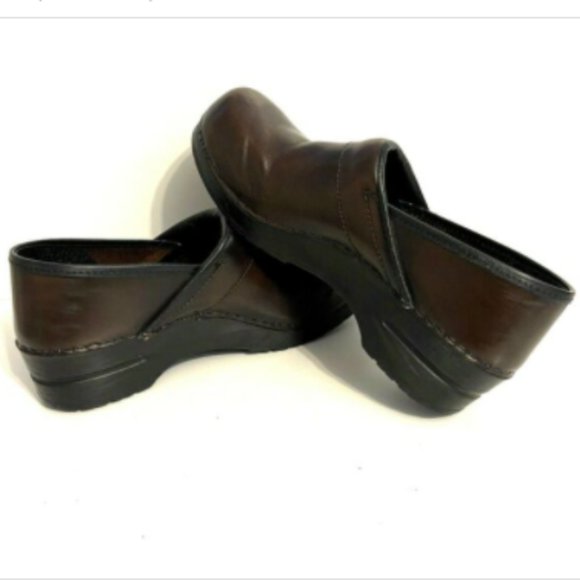 Sanita Professional Smooth Clogs Unisex  US M7 US W9  EU41 Brown Leather Shoes - Picture 6 of 9